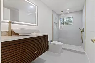 3232 W Oakellar Ave, Tampa, FL 33611 - Photo 32