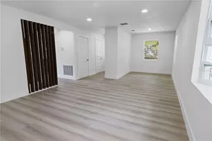 3232 W Oakellar Ave, Tampa, FL 33611 - Photo 20