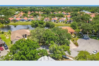 1216 Whitney Drive, Venice, FL 34292 - Photo 2