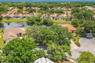 1216 Whitney Dr, Venice, FL 34292 - Photo 2