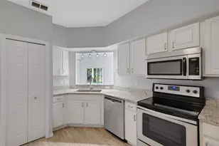 313 Eagle Ridge Dr, Davenport, FL 33837 - Photo 12