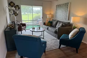 3421 Club Cir, Lakeshore, FL 33854 - Photo 6