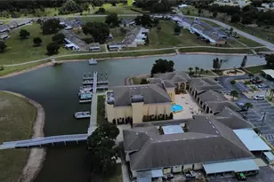 3421 Club Cir, Lakeshore, FL 33854 - Photo 16
