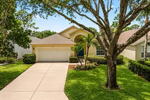 2263 Mallory Cir, Haines City, FL 33844 - Photo 2