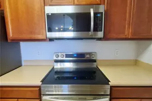 3338 Robert Trent Jones Dr, Orlando, FL 32835 - Photo 14
