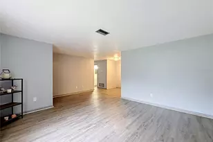 910 NE 45th St, Ocala, FL 34479 - Photo 8