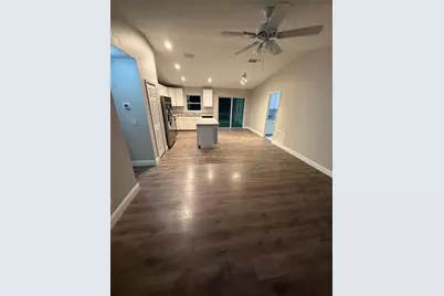 619 Hickory Avenue, Orange City, FL 32763 - Photo 2