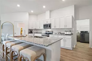 915 Overpool Ave, Davenport, FL 33896 - Photo 2