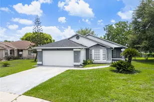 182 Pinewood Cir, Kissimmee, FL 34743 - Photo 2