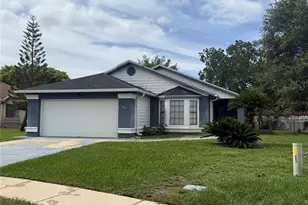182 Pinewood Cir, Kissimmee, FL 34743 - Photo 1