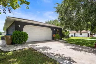 1177 Liza St, Saint Cloud, FL 34771 - Photo 2