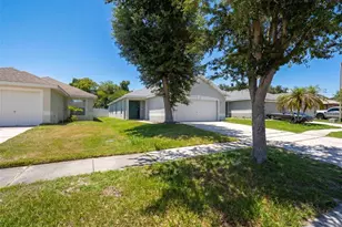 205 Owenshire Cir, Kissimmee, FL 34744 - Photo 2