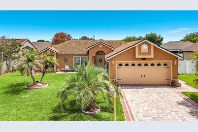2842 Berkshire Circle, Kissimmee, FL 34743 - Photo 2