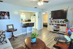 229 Raymond Ave, Frostproof, FL 33843 - Photo 4