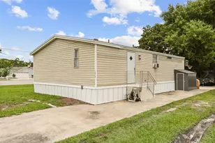 2016 Oak St, Saint Cloud, FL 34769 - Photo 2