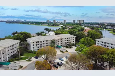 3635 Whitehall Drive #401, West Palm Beach, FL 33401 - Photo 2