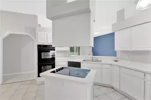 2675 Hilliard Ct, Kissimmee, FL 34744 - Photo 6
