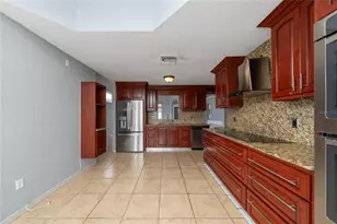 8810 Kensington Ct, Kissimmee, FL 34747 - Photo 2