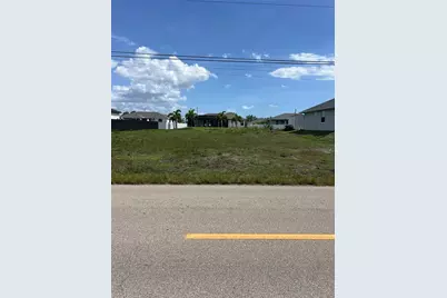 406 Jacaranda Pkwy E, Cape Coral, FL 33909 - Photo 8
