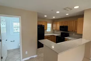 4817 Tuscan Loon Dr, Tampa, FL 33619 - Photo 8