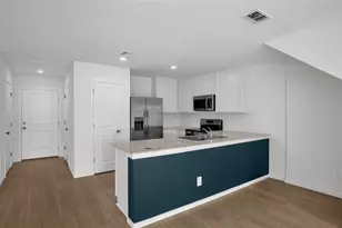 831 Lynx, Davenport, FL 33837 - Photo 4