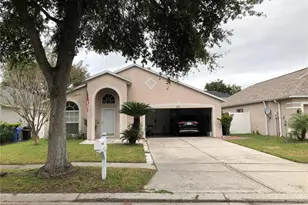 9405 Hidden Water Cir, Riverview, FL 33578 - Photo 4
