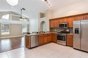 7139 Colony Pointe Dr, Riverview, FL 33578 - Photo 4