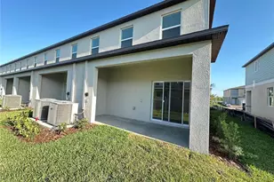 2655 Buttercup Lucine Ln, Ruskin, FL 33570 - Photo 10