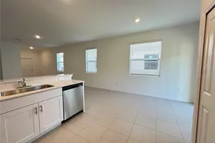 2655 Buttercup Lucine Ln, Ruskin, FL 33570 - Photo 8