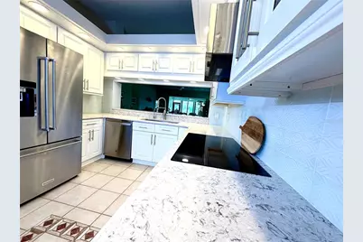 5813 Merion Way #5813, Sarasota, FL 34243 - Photo 8