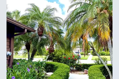 5813 Merion Way #5813, Sarasota, FL 34243 - Photo 4
