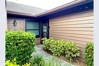 5813 Merion Way #5813, Sarasota, FL 34243 - Photo 2