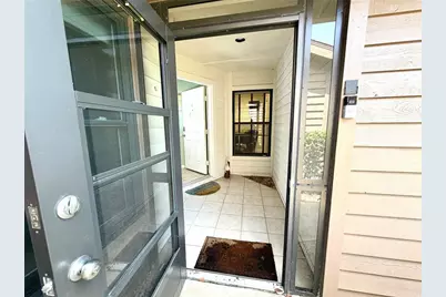 5813 Merion Way #5813, Sarasota, FL 34243 - Photo 2