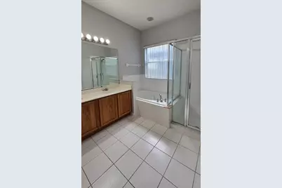 2713 Barnsley Lane, Kissimmee, FL 34744 - Photo 18