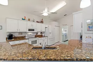 215 Fitzgerald Ln, Davenport, FL 33837 - Photo 16