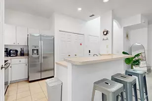 1302 S Beach Cir, Kissimmee, FL 34746 - Photo 14