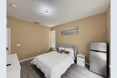 1302 S Beach Circle, Kissimmee, FL 34746 - Photo 18