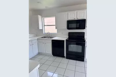 2608 Spring Hill Drive, Kissimmee, FL 34743 - Photo 18