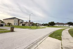 2605 Eagle Cliff Dr, Kissimmee, FL 34746 - Photo 4