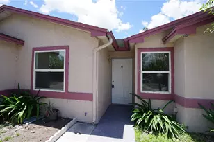 834 Angela Ln, Kissimmee, FL 34741 - Photo 2