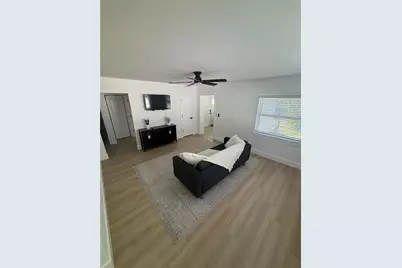 1035 15th Avenue S, Saint Petersburg, FL 33705 - Photo 8