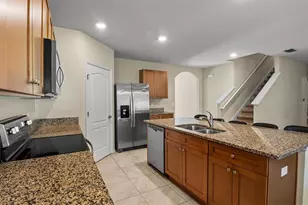 323 Harbour Wy, Mulberry, FL 33860 - Photo 10