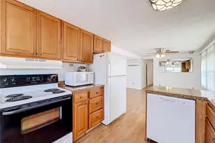 800 32nd Ave S, Saint Petersburg, FL 33705 - Photo 10