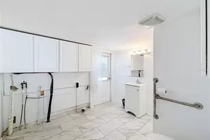 800 32nd Ave S, Saint Petersburg, FL 33705 - Photo 20