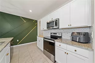 687 Griffon Ave, Lake Alfred, FL 33850 - Photo 8