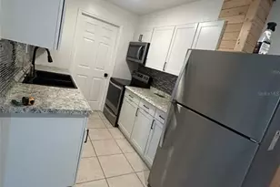 809 Plumosa Ave, Fruitland Park, FL 34731 - Photo 2