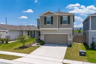 211 Ash Wy, Auburndale, FL 33823 - Photo 4