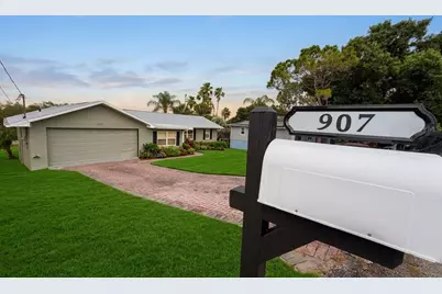 907 Valentina Drive, Dundee, FL 33838 - Photo 2