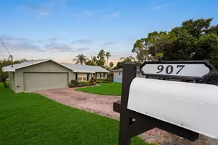 907 Valentina Dr, Dundee, FL 33838 - Photo 2
