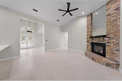 2082 Camelot Boulevard, Saint Cloud, FL 34772 - Photo 10
